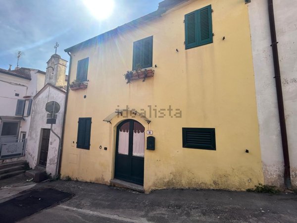 appartamento in vendita a Campo nell'Elba in zona La Pila