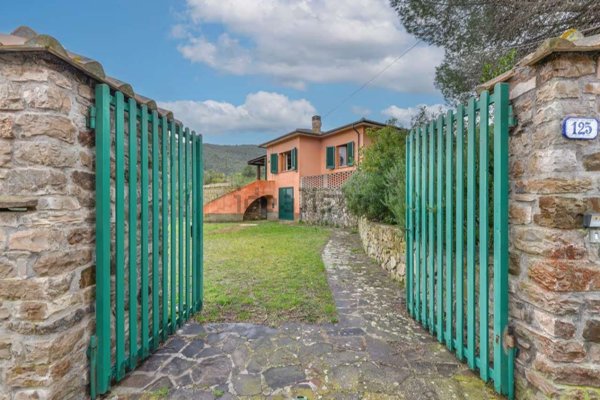 casa indipendente in vendita a Campo nell'Elba