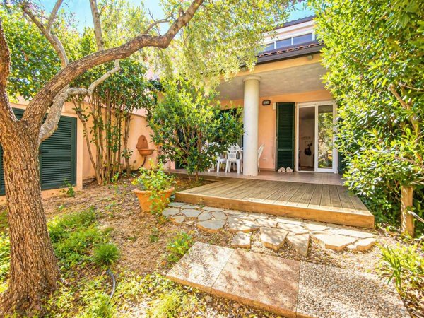 casa indipendente in vendita a Campo nell'Elba