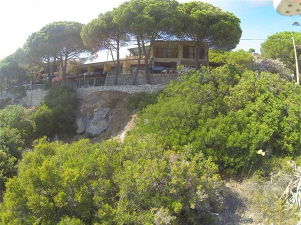 appartamento in vendita a Campo nell'Elba in zona Fetovaia