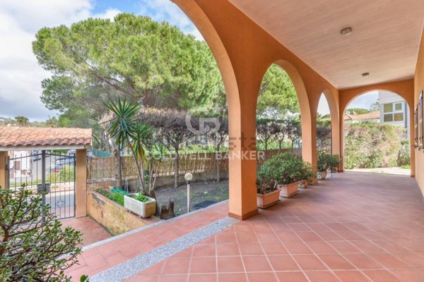 casa indipendente in vendita a Campo nell'Elba