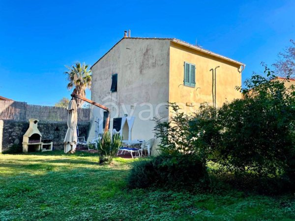 casa indipendente in vendita a Campo nell'Elba