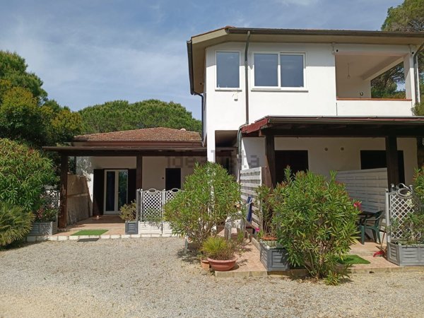 casa indipendente in vendita a Campo nell'Elba