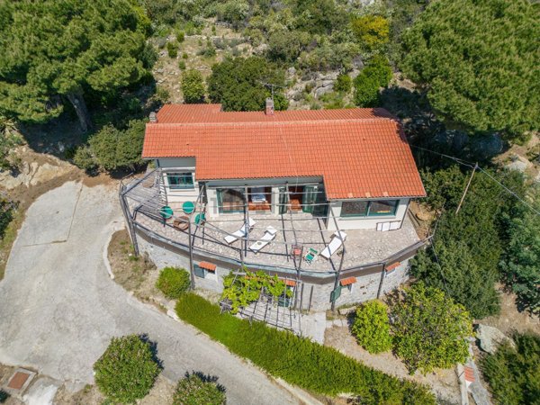 casa indipendente in vendita a Campo nell'Elba in zona Cavoli