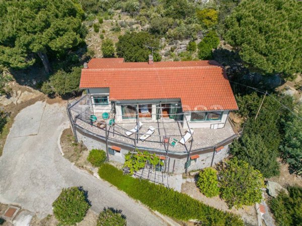 casa indipendente in vendita a Campo nell'Elba in zona Cavoli