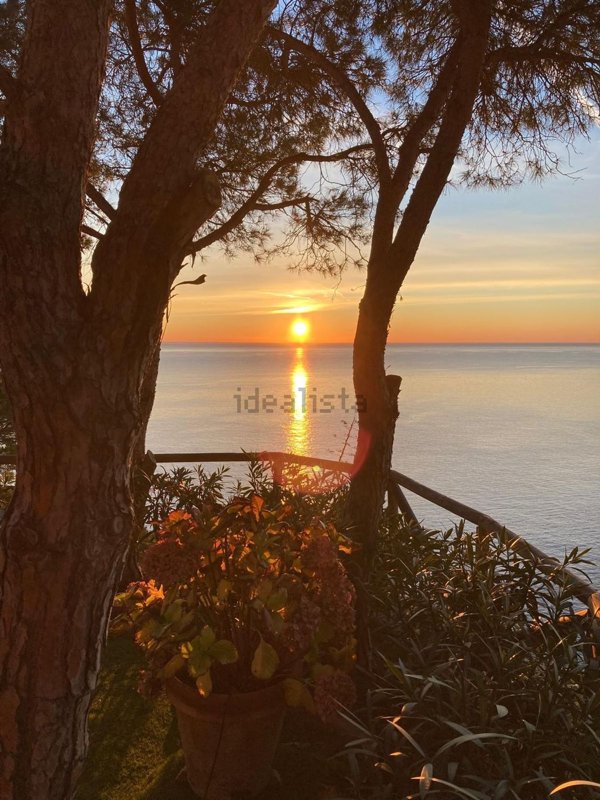 casa indipendente in vendita a Campo nell'Elba in zona Fetovaia