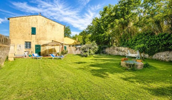 casa indipendente in vendita a Campo nell'Elba in zona La Pila