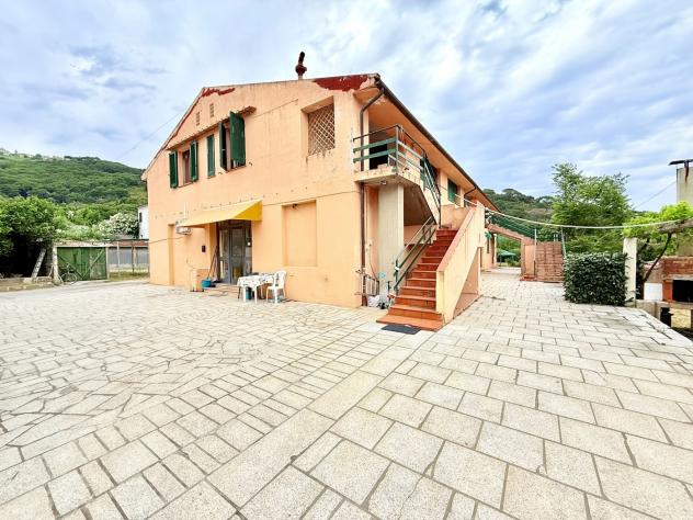 casa indipendente in vendita a Campo nell'Elba
