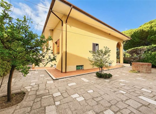 casa indipendente in vendita a Campo nell'Elba