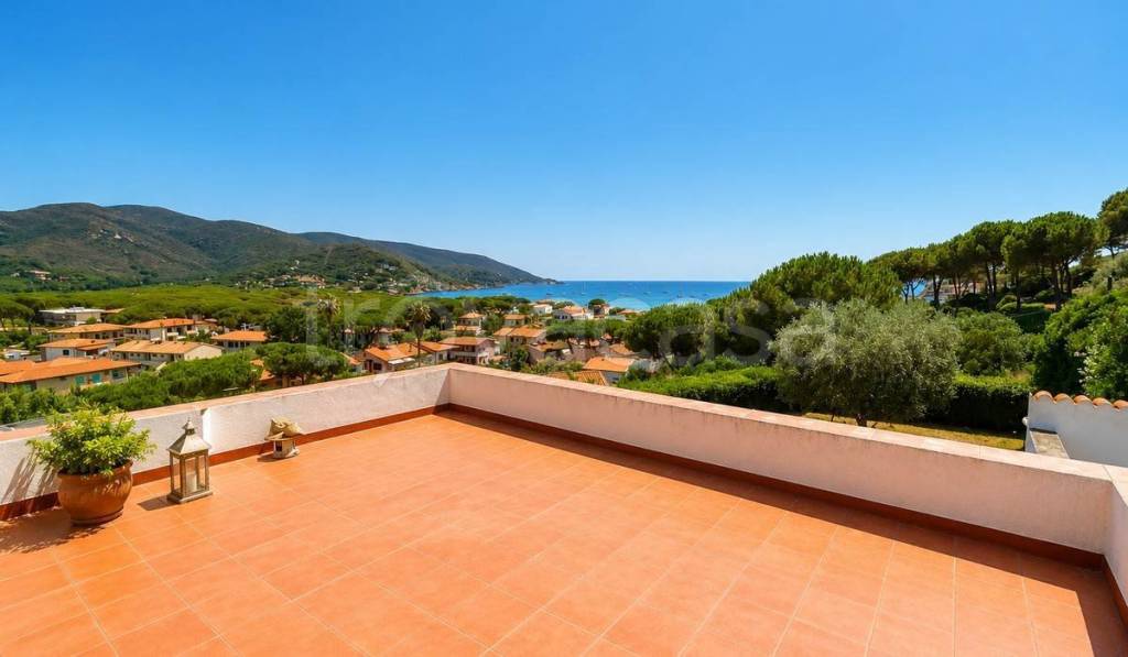 casa indipendente in vendita a Campo nell'Elba