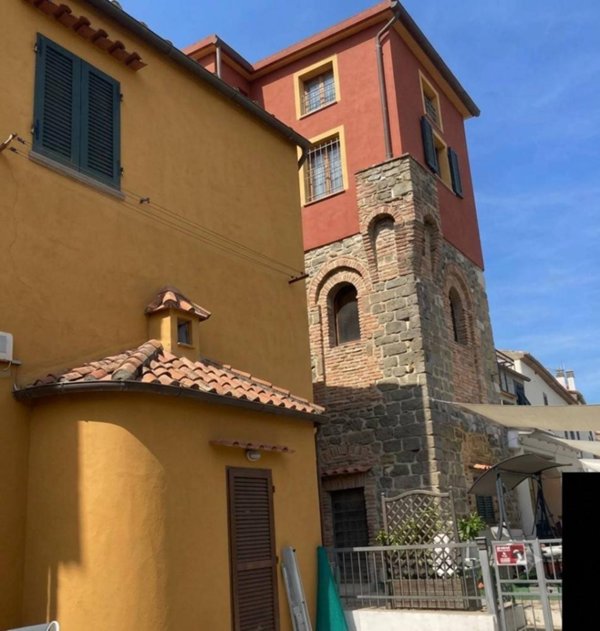 locale di sgombero in vendita a Campo nell'Elba