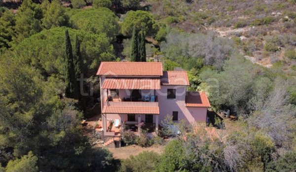 casa indipendente in vendita a Campo nell'Elba in zona La Pila