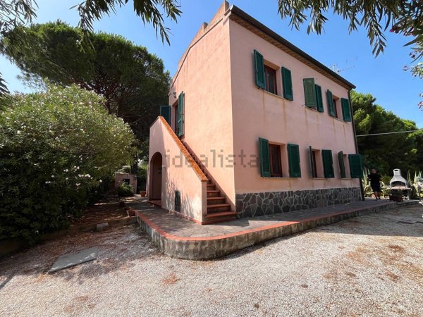 casa indipendente in vendita a Campo nell'Elba