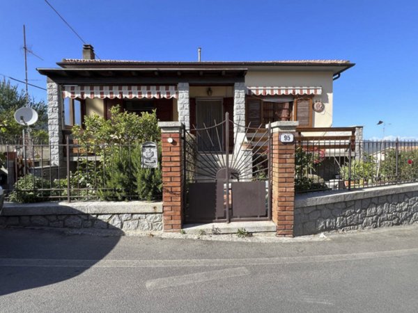 appartamento in vendita a Campo nell'Elba in zona Sant'Ilario