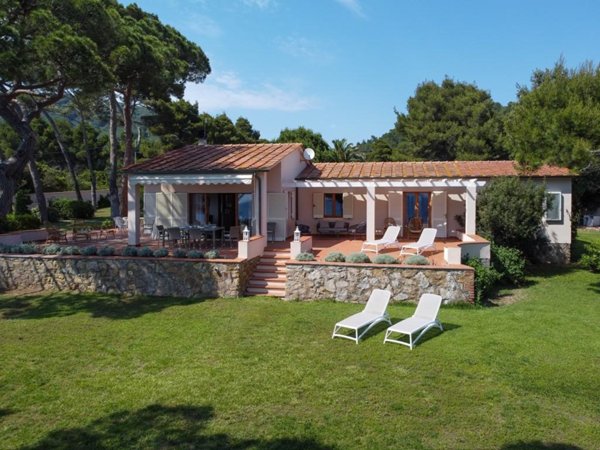 casa indipendente in vendita a Capoliveri