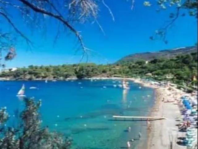 appartamento in vendita a Capoliveri in zona Naregno