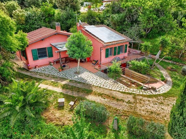casa indipendente in vendita a Capoliveri