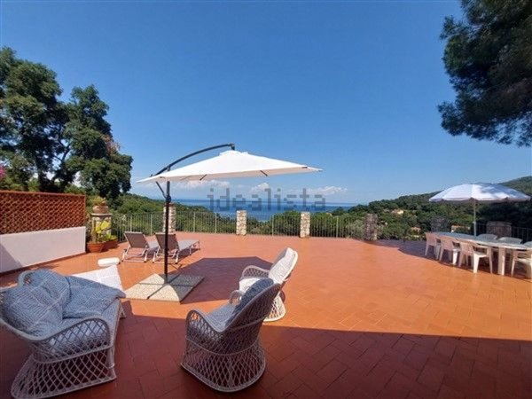 casa indipendente in vendita a Capoliveri