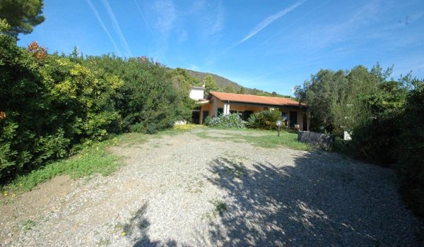 casa indipendente in vendita a Capoliveri