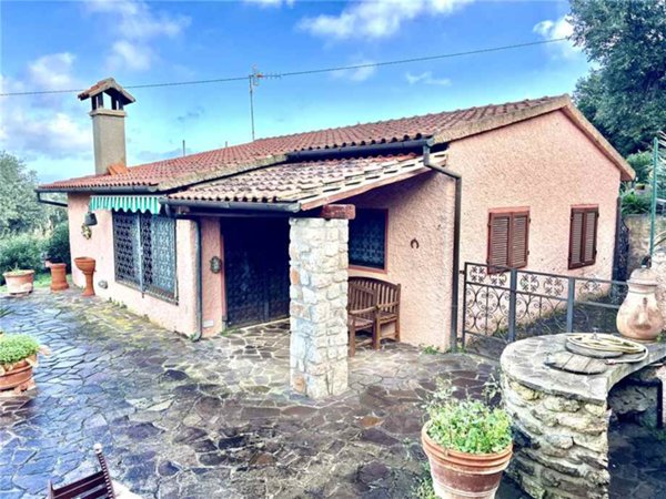 casa indipendente in vendita a Capoliveri in zona Naregno