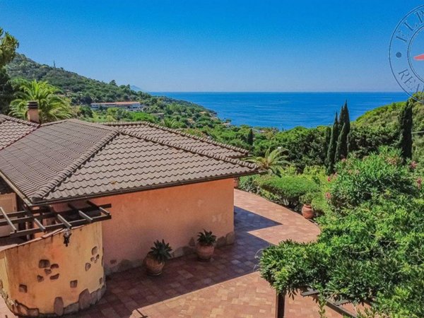 casa indipendente in vendita a Capoliveri