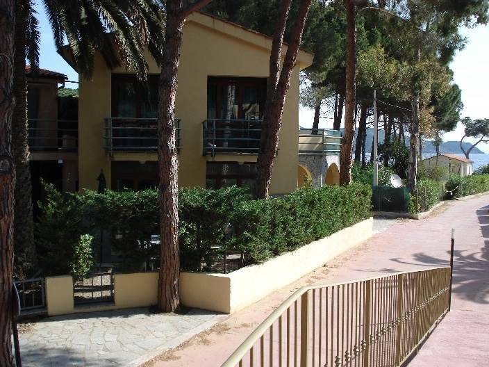 appartamento in vendita a Capoliveri in zona Naregno