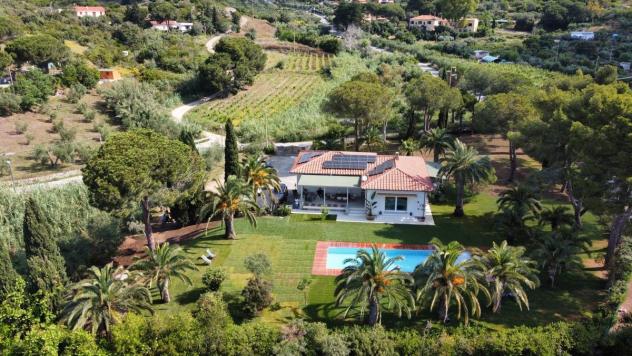 casa indipendente in vendita a Capoliveri in zona Lacona