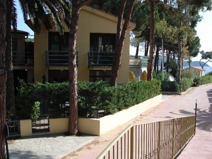 appartamento in vendita a Capoliveri in zona Naregno
