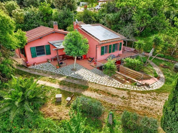 casa indipendente in vendita a Capoliveri