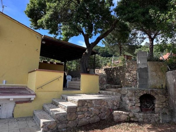 appartamento in vendita a Capoliveri in zona Lacona