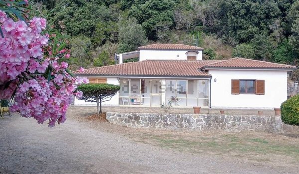 casa indipendente in vendita a Capoliveri