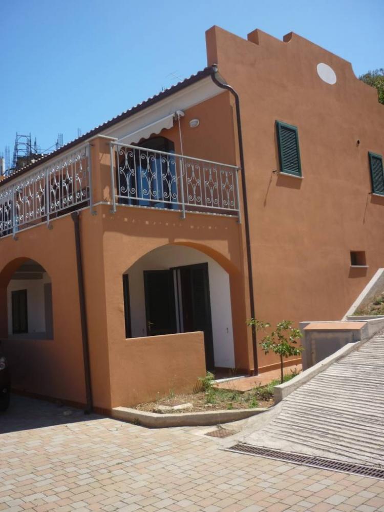 casa indipendente in vendita a Capoliveri
