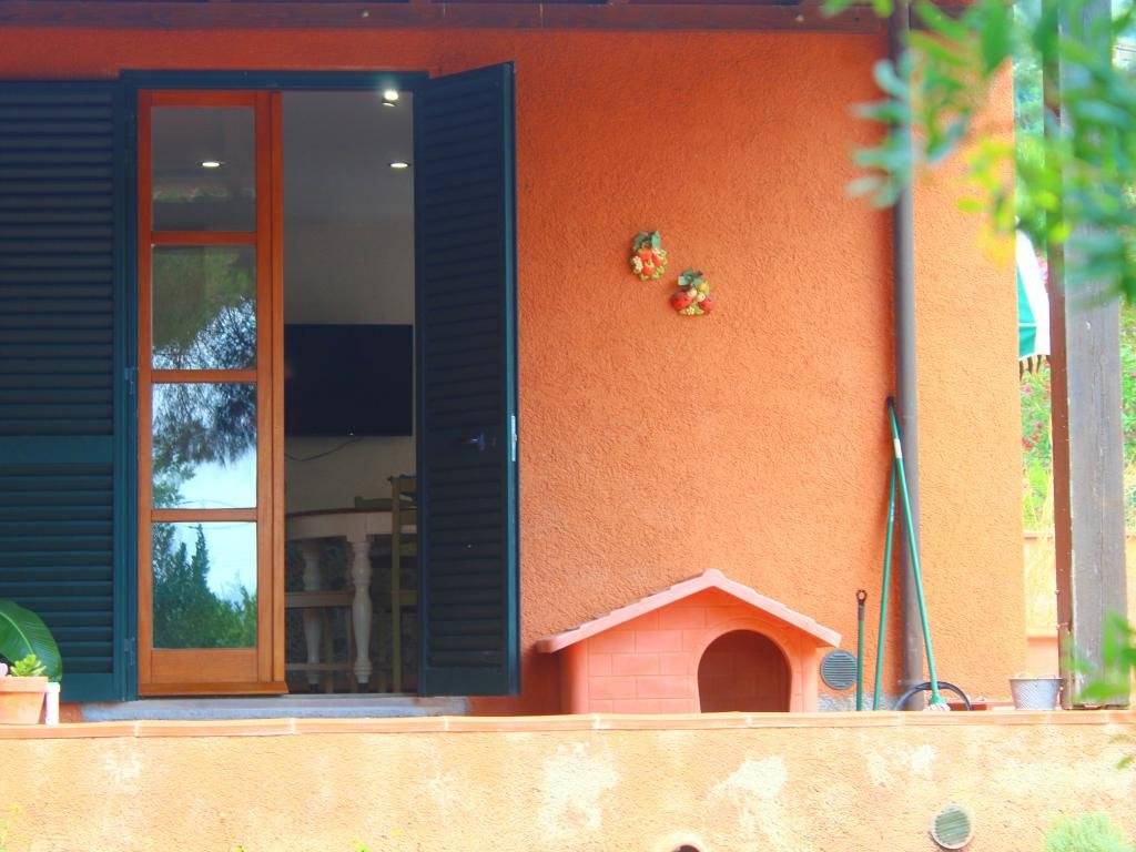 casa indipendente in vendita a Capoliveri in zona Lacona