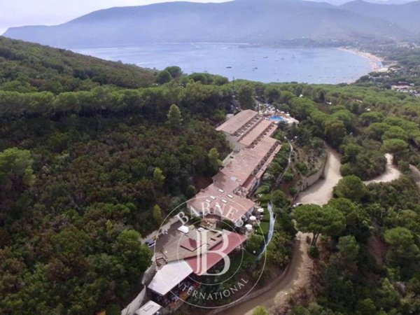 negozio in vendita a Capoliveri in zona Lacona