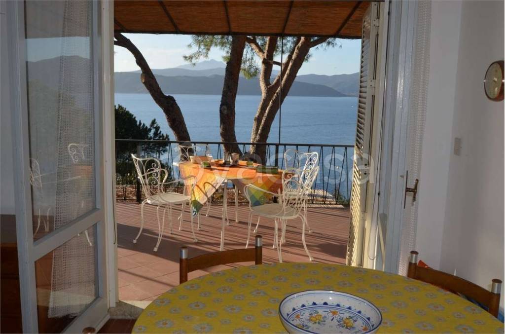 casa indipendente in vendita a Capoliveri in zona Madonna delle Grazie