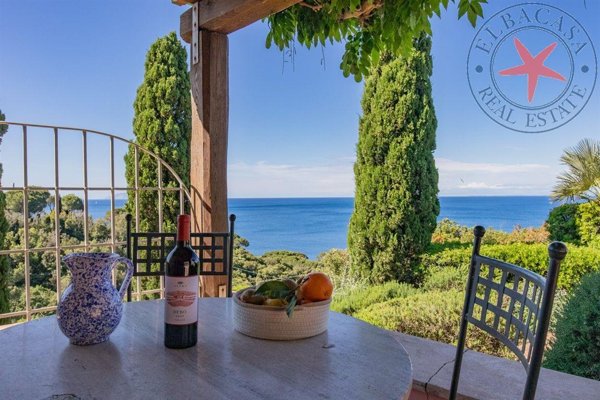 casa indipendente in vendita a Capoliveri