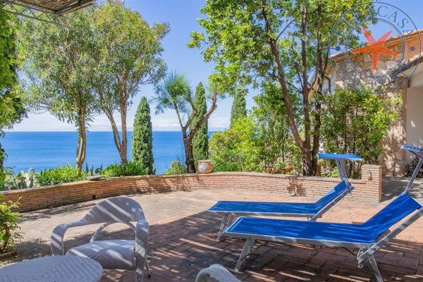 casa indipendente in vendita a Capoliveri