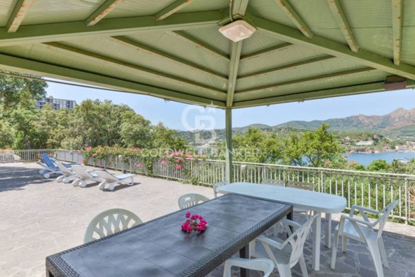 casa indipendente in vendita a Capoliveri in zona Naregno