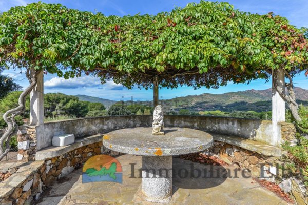 casa indipendente in vendita a Capoliveri