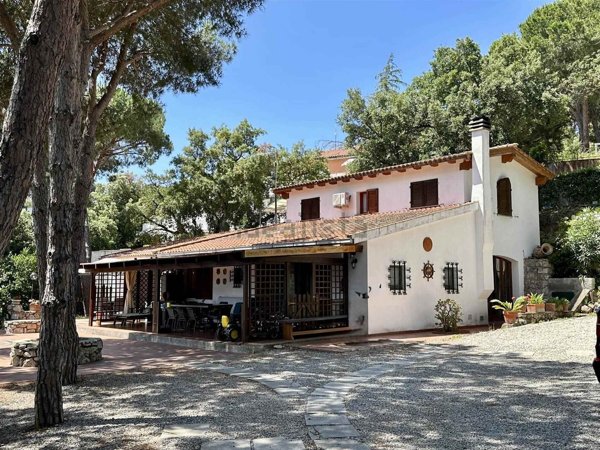 casa indipendente in vendita a Capoliveri in zona Naregno