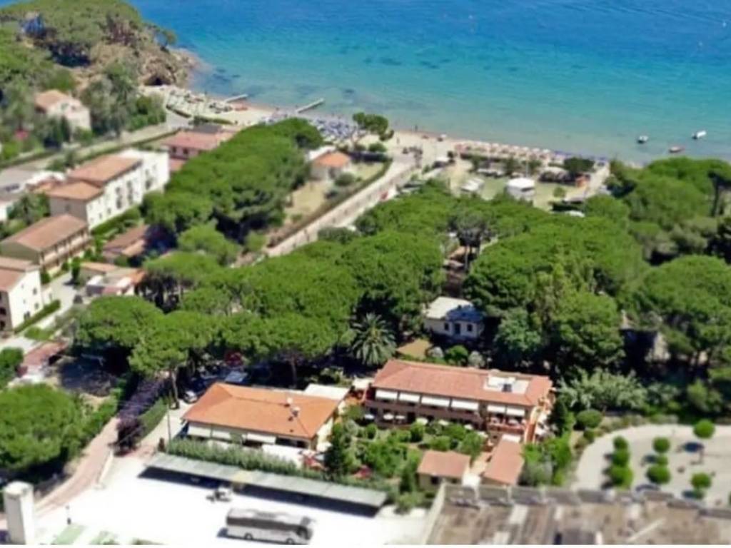 negozio in vendita a Capoliveri in zona Naregno