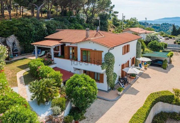 casa indipendente in vendita a Capoliveri