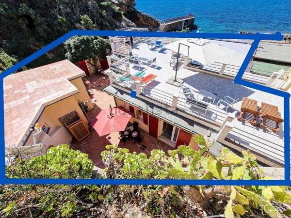 casa indipendente in vendita a Capoliveri