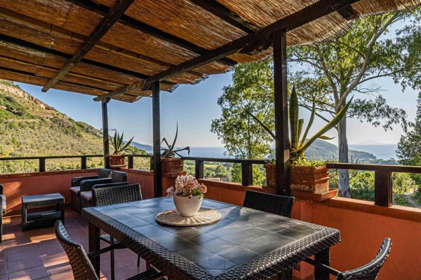 villa in vendita a Capoliveri in zona Lacona