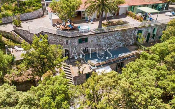 casa indipendente in vendita a Capoliveri