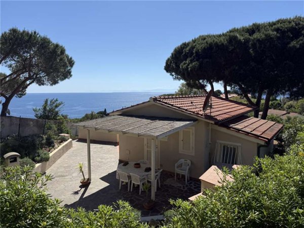 casa indipendente in vendita a Capoliveri