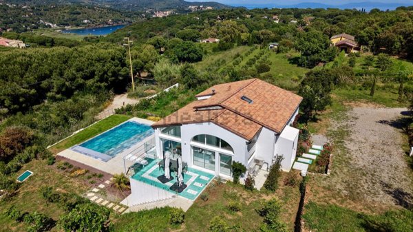 casa indipendente in vendita a Capoliveri
