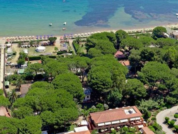 intera palazzina in vendita a Capoliveri in zona Naregno