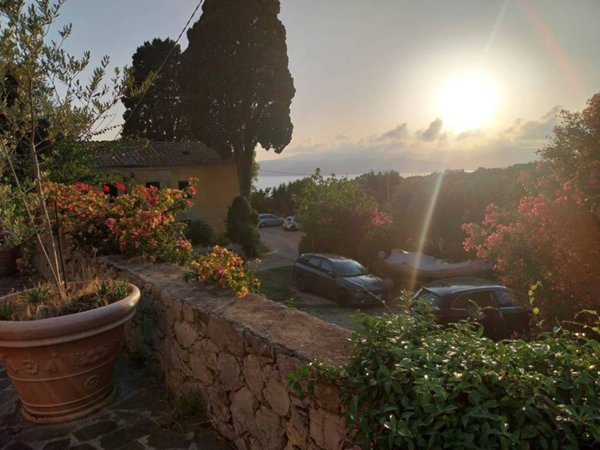 casa indipendente in vendita a Capoliveri in zona Morcone