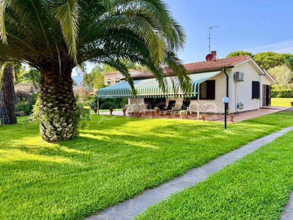 casa indipendente in vendita a Capoliveri in zona Lacona